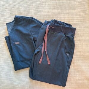 Figs Heather Denim Like New Catarina top & Zamora Joggers XS/ XS P